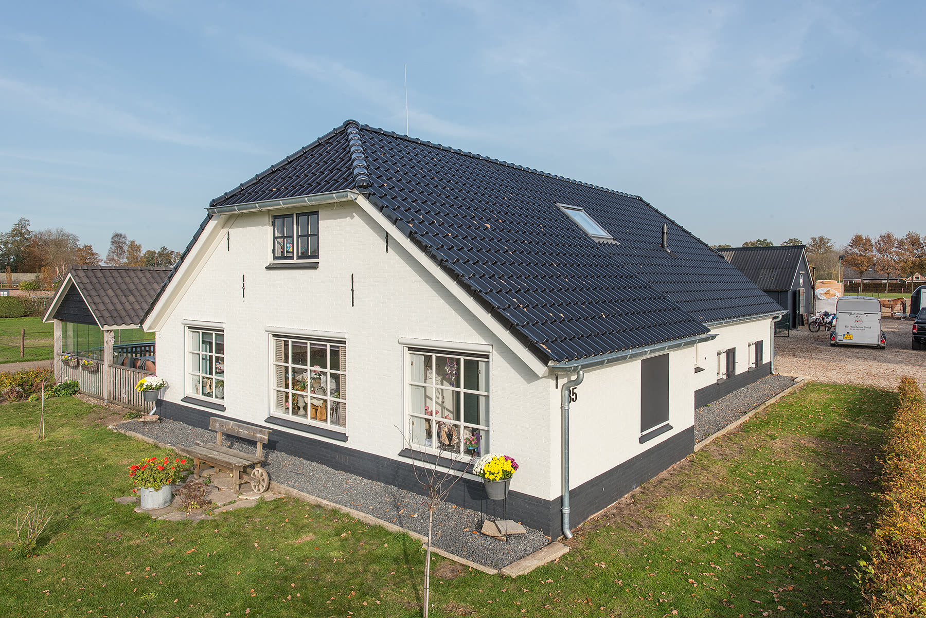 Aanbouw bij een vrijstaande woning in Doornspijk met grote glaspartij